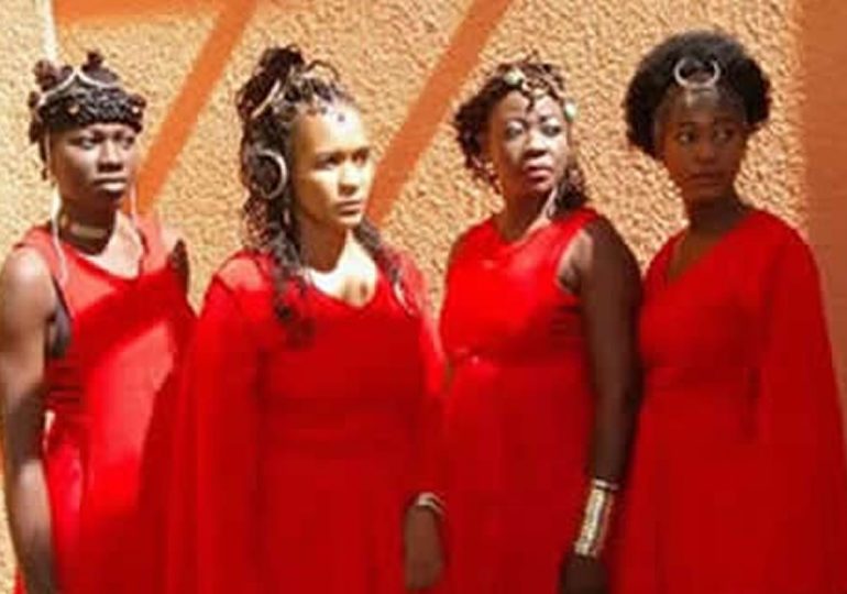 Les “Bacchantes”, la pièce qui divise les comédiens…