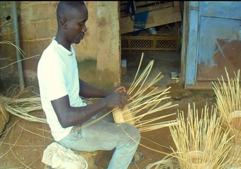 L’art de la vannerie avec Abdoulaye Roamba