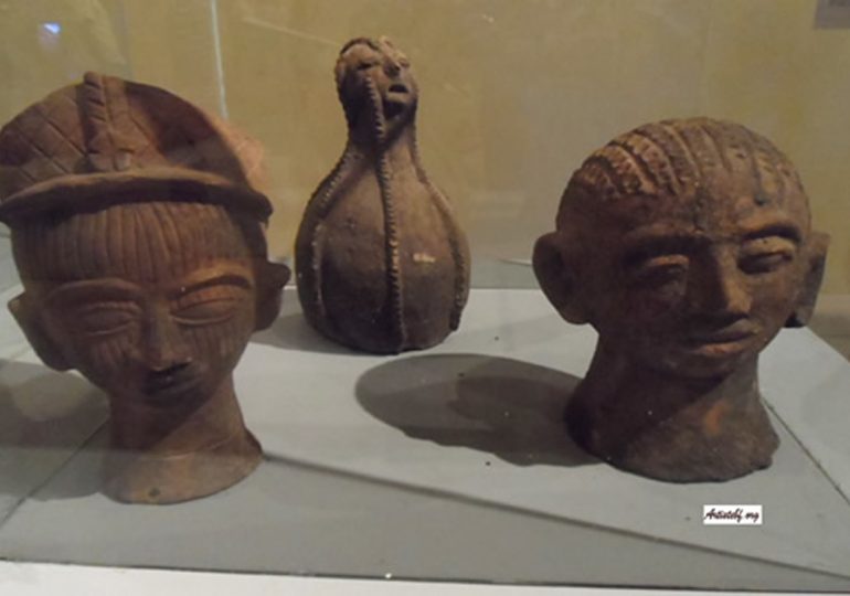 Exposition GURUNSI au musée national