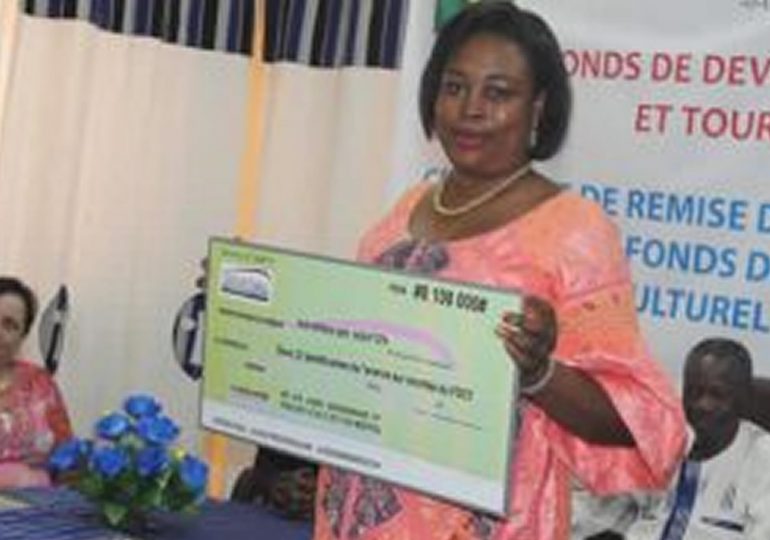 FDCT : Remise officielle des chèques aux bénéficiaires du fonds