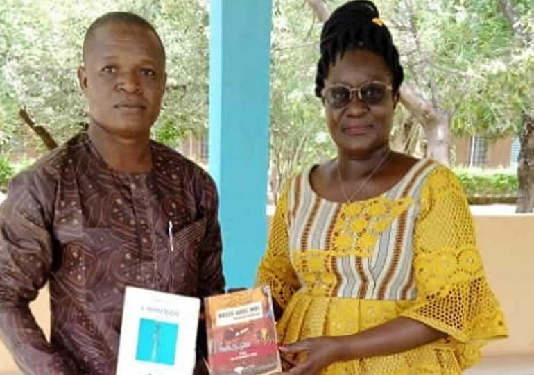 Promotion du livre: la ministre encourage "le fou du livre de l'Est"