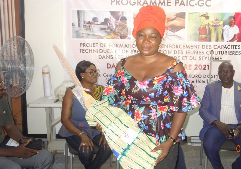 Mode : Formation et renforcement des capacités de jeunes couturiers