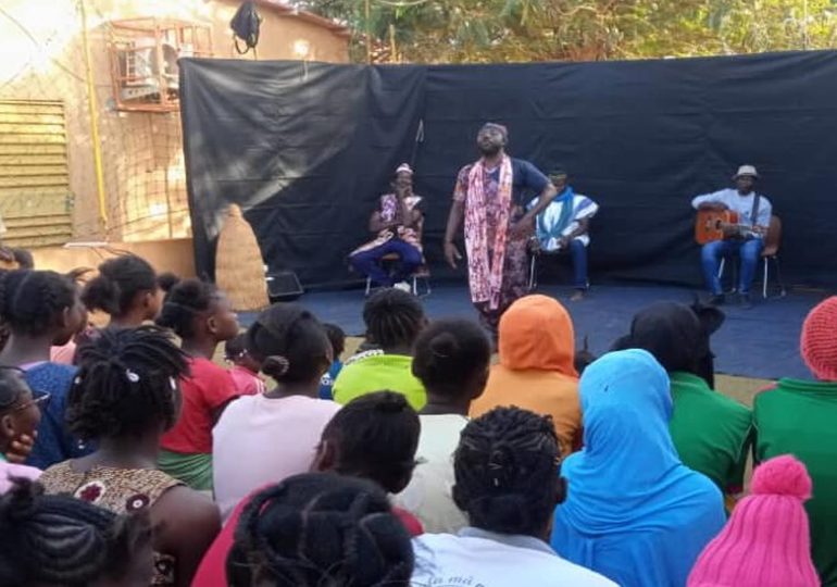 Société : Du sourire à l’orphelinat de AMPO