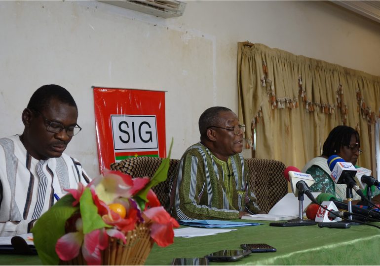 Conférence de presse sur le port du Faso dan fani en tant que tenue scolaire au titre de l'année 2023-2024