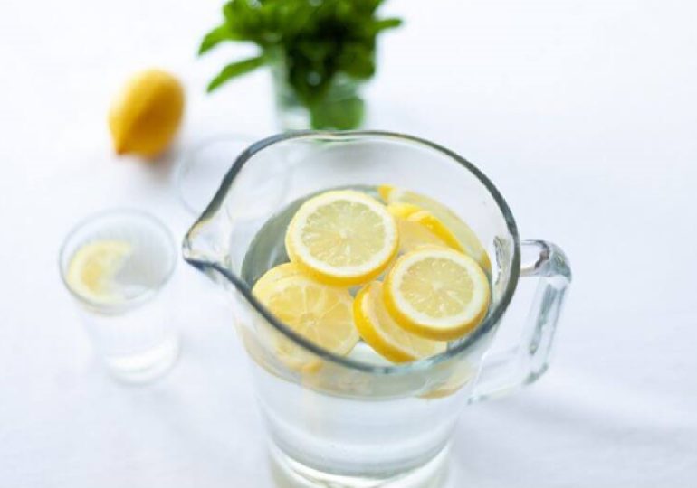 Astuce Santé : Les bienfaits de l’eau citronnée