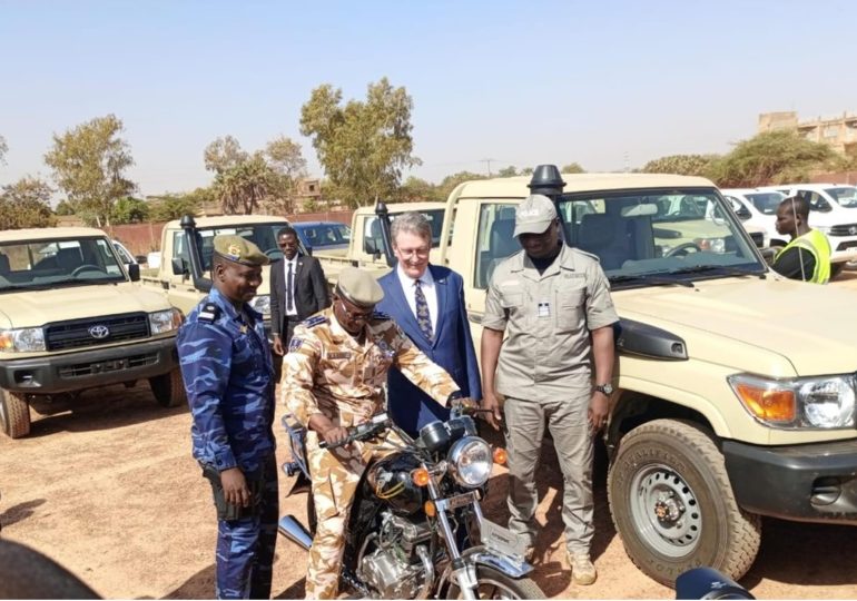 Burkina : Don de 35 véhicules et de 60 motos par les USA