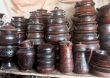 La poterie:  Les ustensiles en terre s’érigent en véritable luxe