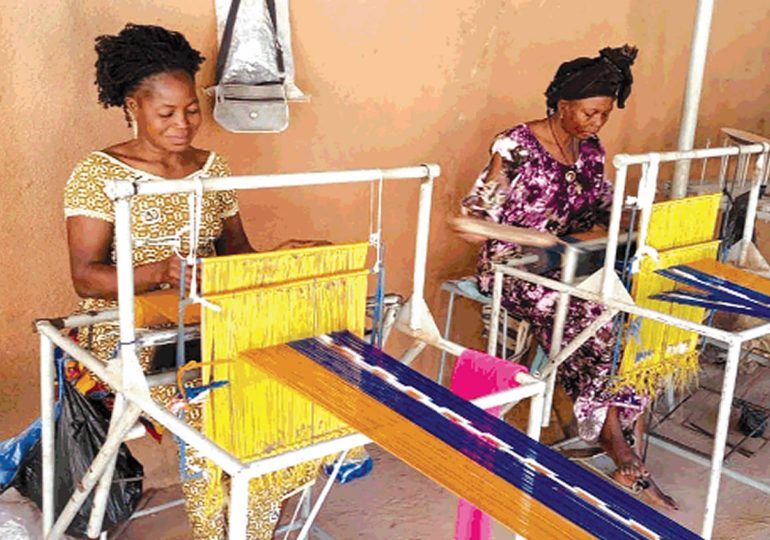 Koudougou : Quand l’étoffe du Faso Danfani  occupe utilement les femmes