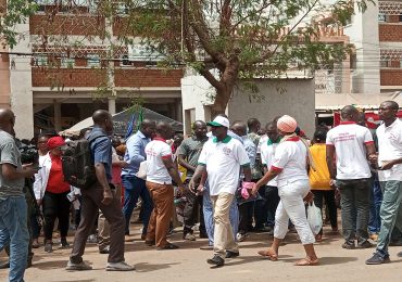 Burkina Faso : les syndicats déçus de ne pas pouvoir marcher, mais maintiennent leur meeting